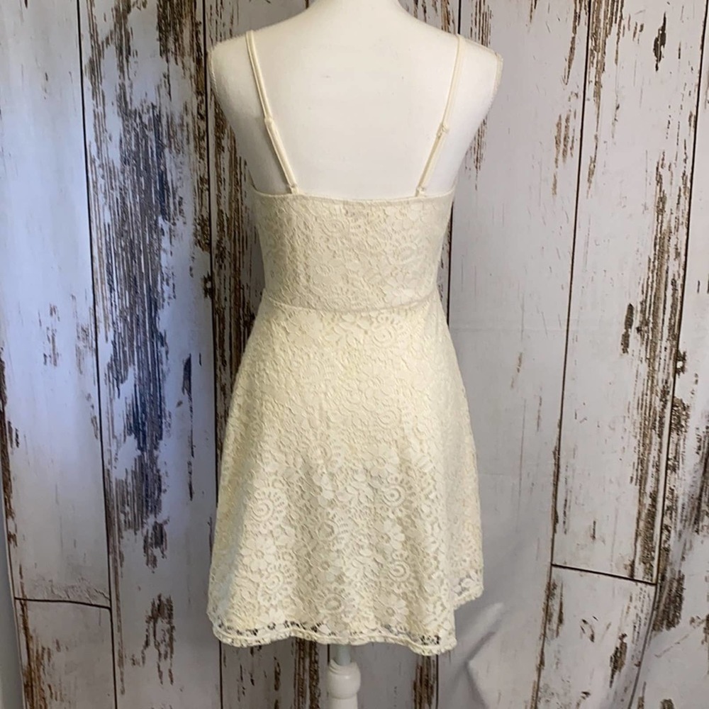 Mossimo Supply Co. V neck Off white Lace Dress - Picture 2 of 4